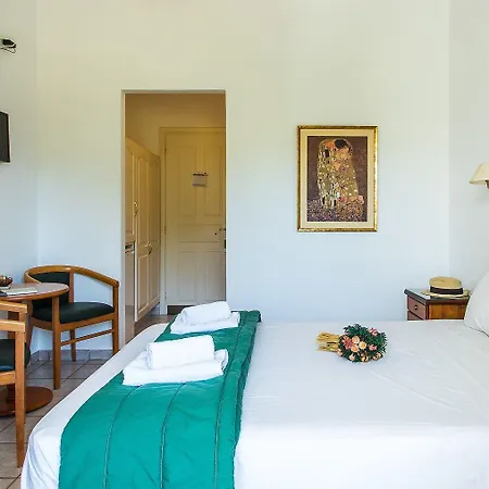 Hotell Paradise Corfu Liapades